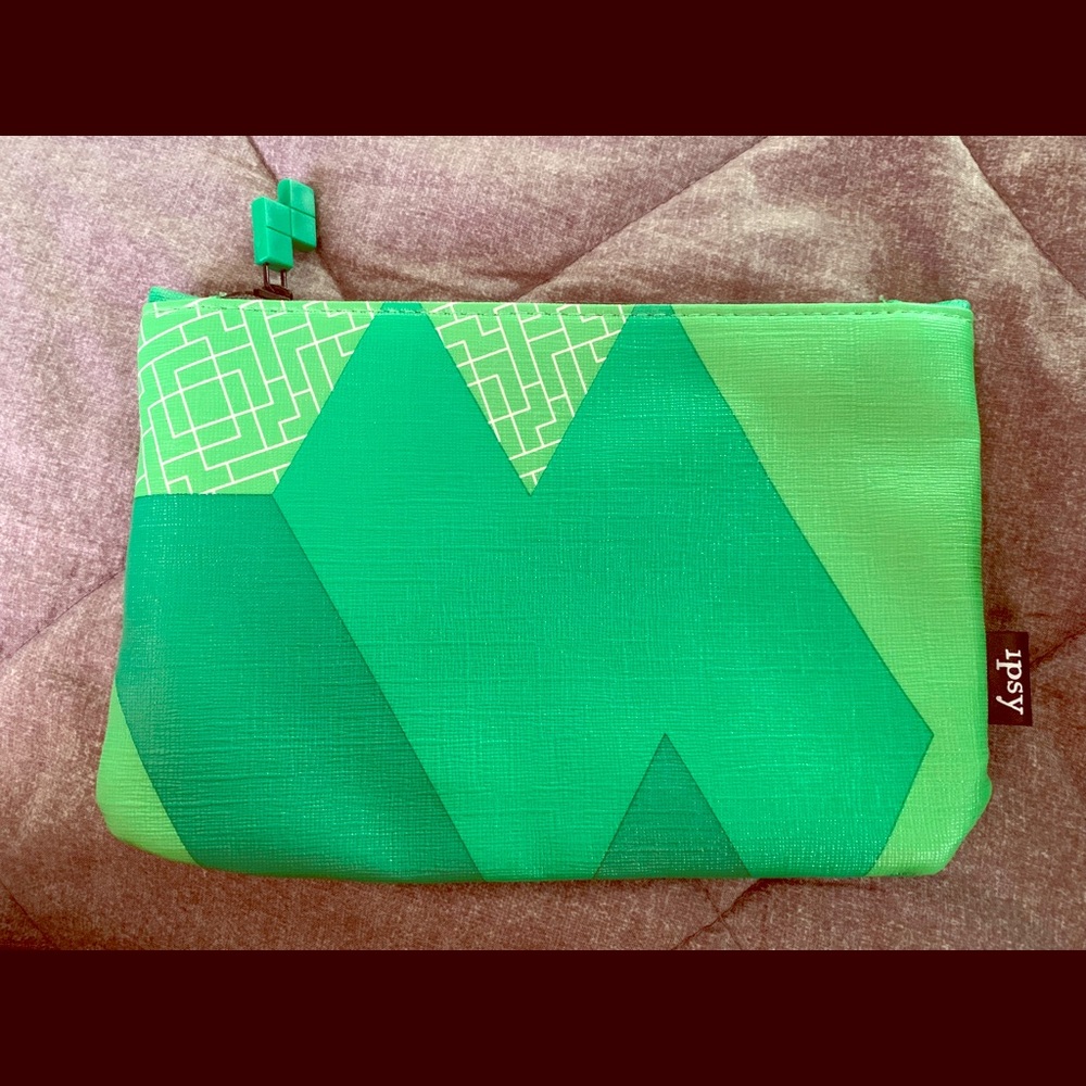 Ipsy Tetris make up bag